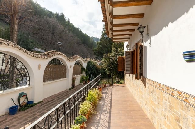 5 bedroom Villa for sale in Moixent with garage - € 395,000 (Ref: 9175376)