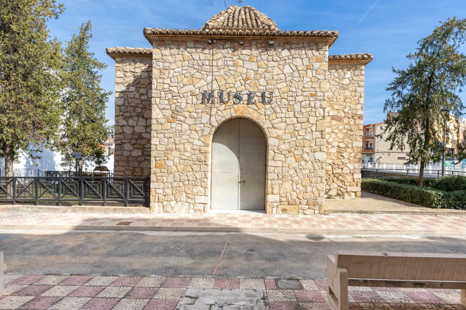 5 Zimmer Villa zu verkaufen in Moixent mit Garage - 395.000 € (Ref: 9175376)