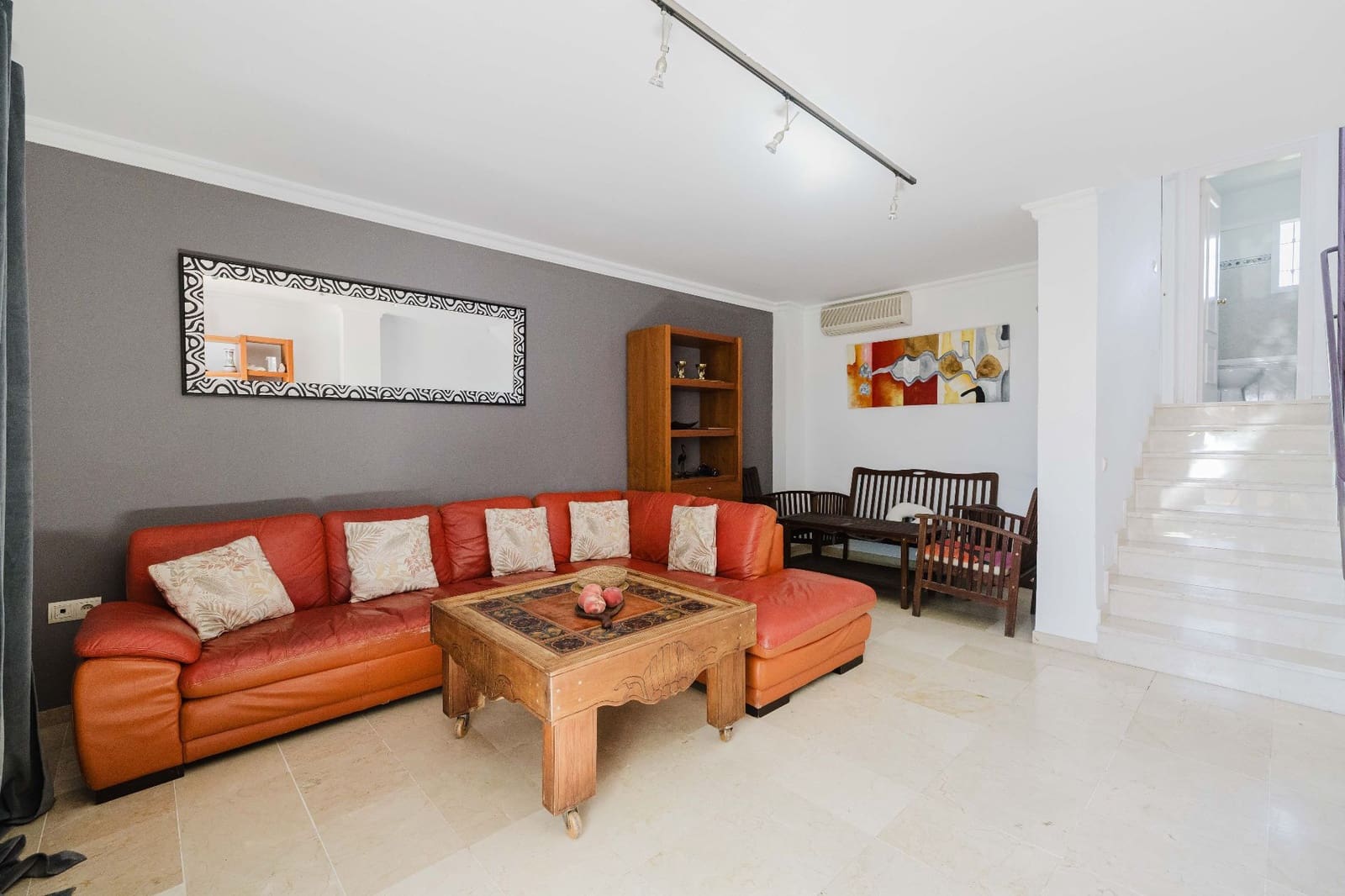 2 sovrum Semi-fristående Villa till salu i Marbella med pool garage - 445 000 € (Ref: 9175383)