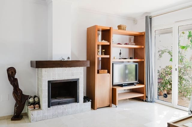 2 makuuhuone Paritalo myytävänä paikassa Marbella mukana uima-altaan 
autotalli - 445 000 € (Ref: 9175383)