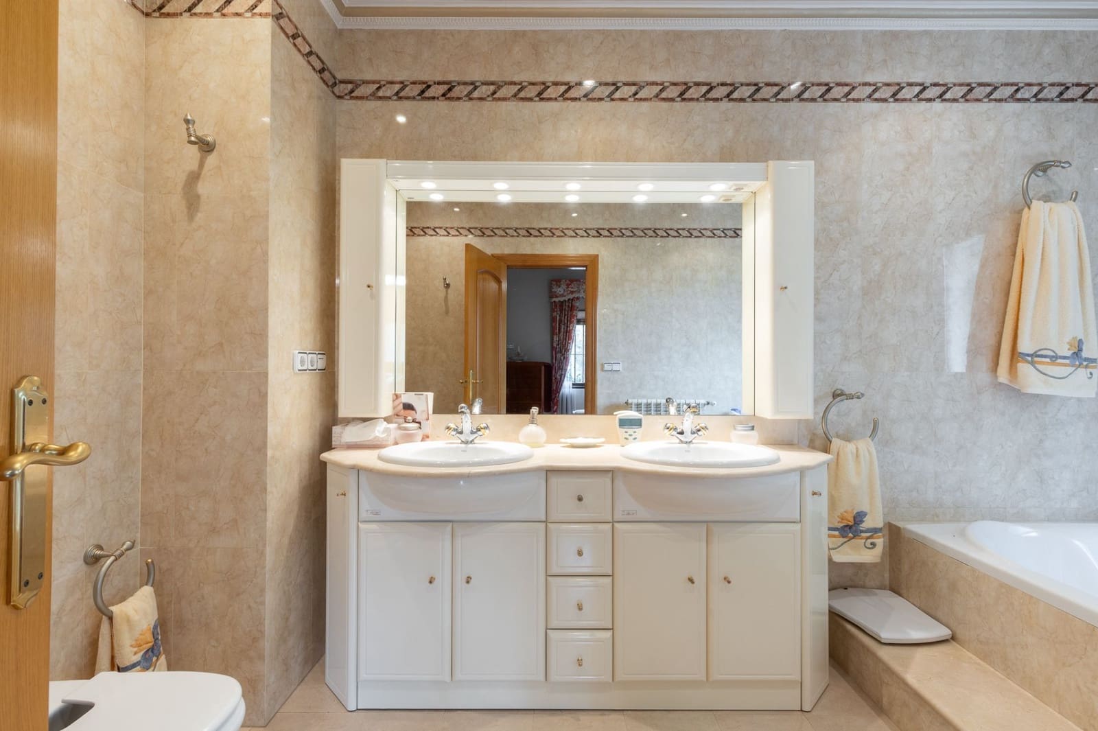 5 soveværelse Villa til salg i Llosa de Ranes med garage - € 435.000 (Ref: 9175396)