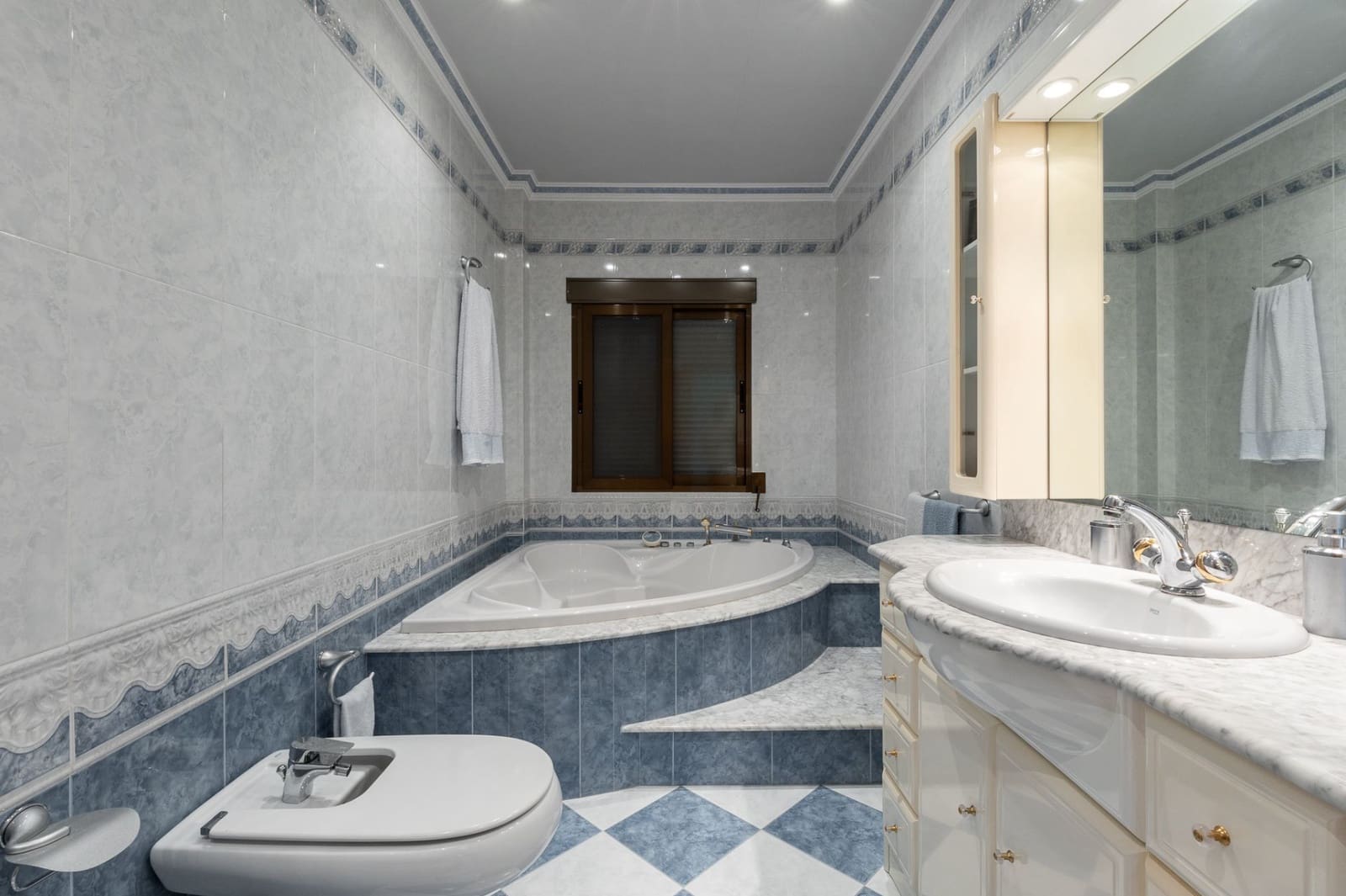 5 soveværelse Villa til salg i Llosa de Ranes med garage - € 435.000 (Ref: 9175396)