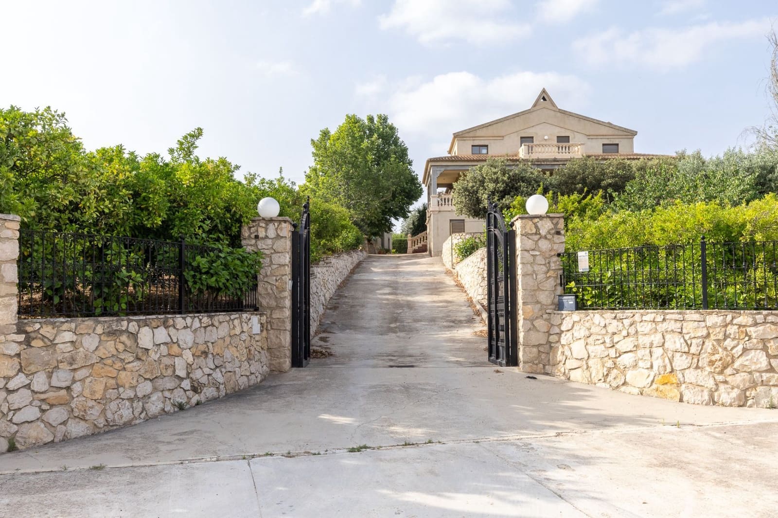 5 soveværelse Villa til salg i Llosa de Ranes med garage - € 435.000 (Ref: 9175396)