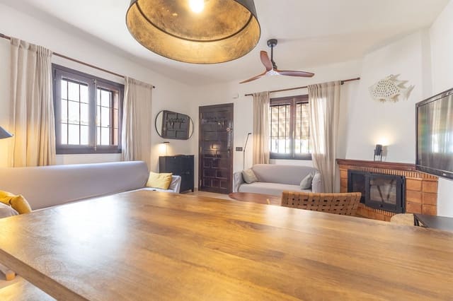 4 bedroom Semi-detached Villa for sale in Santa Pola with garage - € 339,000 (Ref: 9202185)