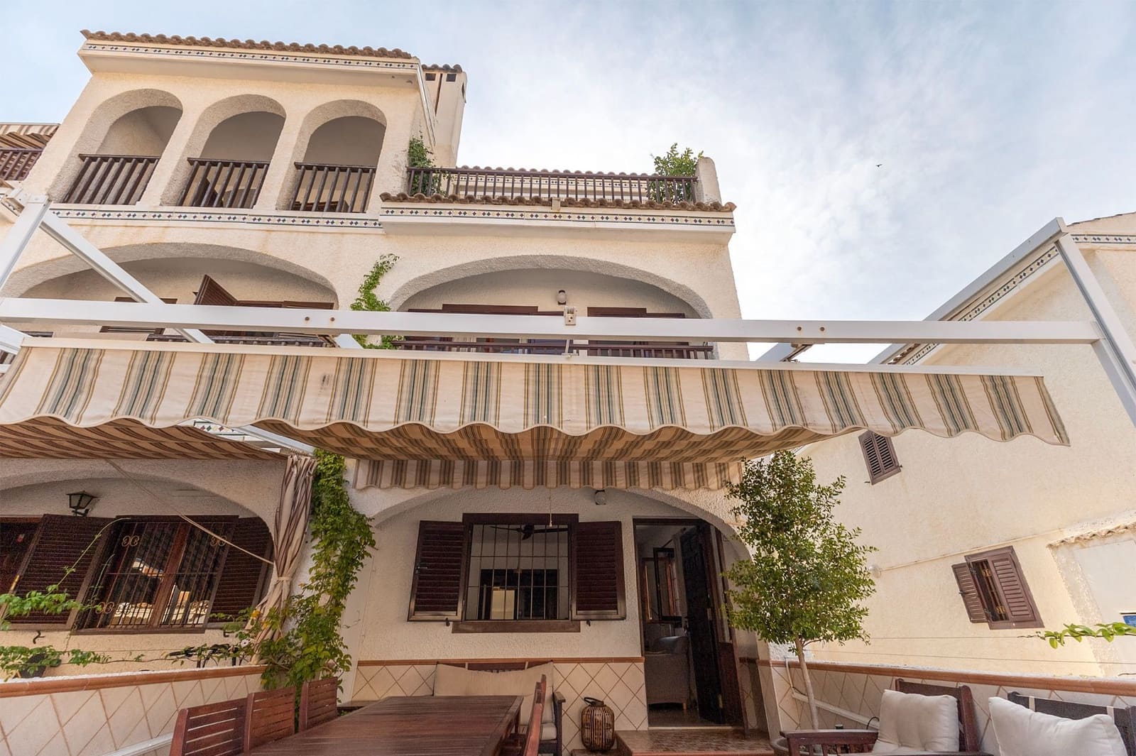 4 sovrum Semi-fristående Villa till salu i Santa Pola med garage - 339 000 € (Ref: 9202185)