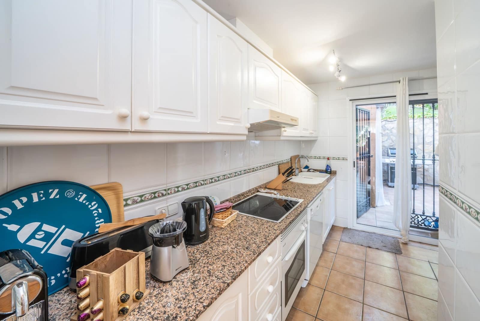 5 bedroom Villa for sale in Altea - € 430,000 (Ref: 9202186)