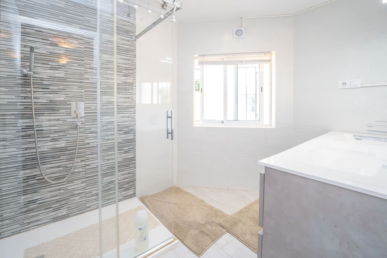 5 bedroom Villa for sale in Altea - € 430,000 (Ref: 9202186)