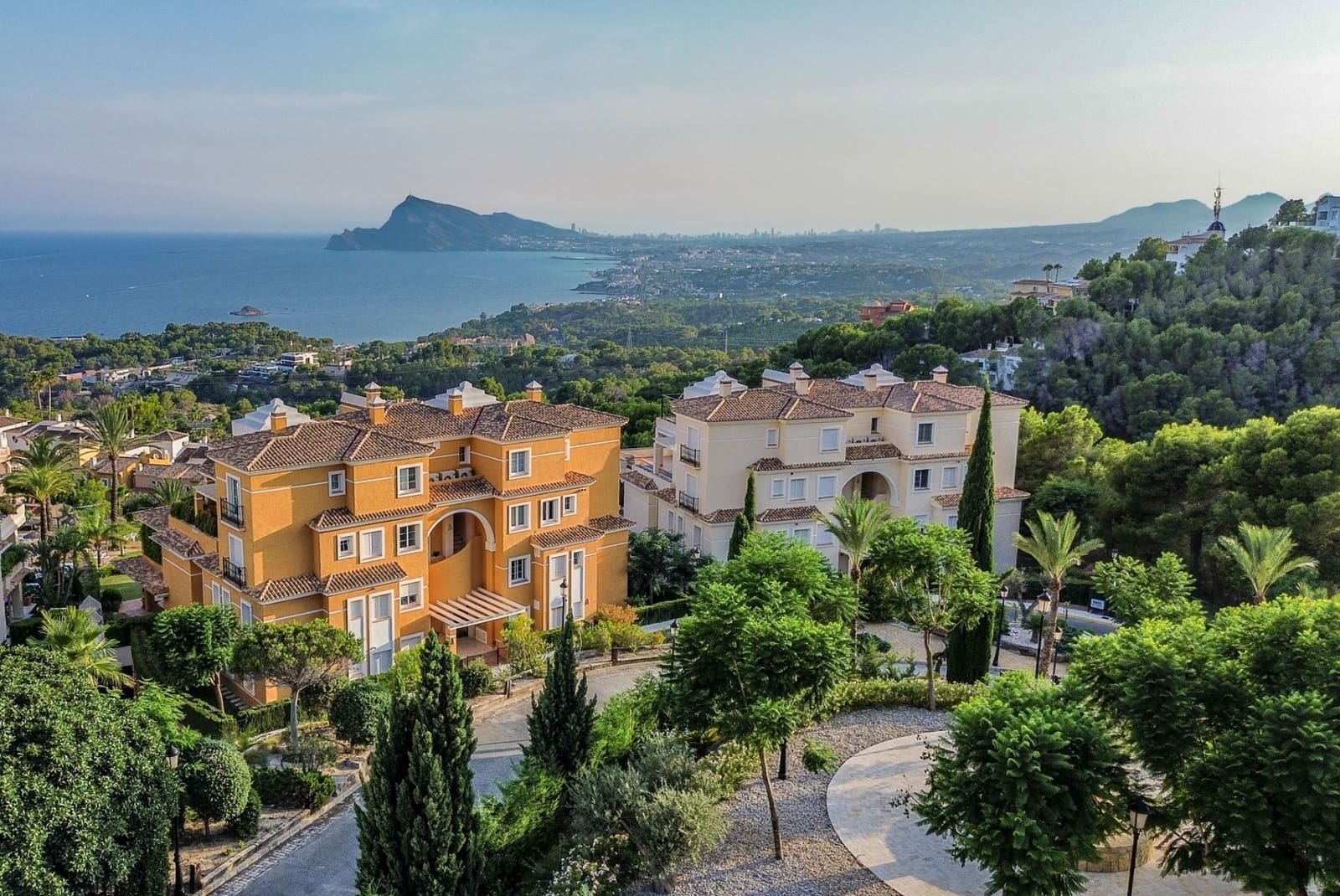 5 bedroom Villa for sale in Altea - € 430,000 (Ref: 9202186)