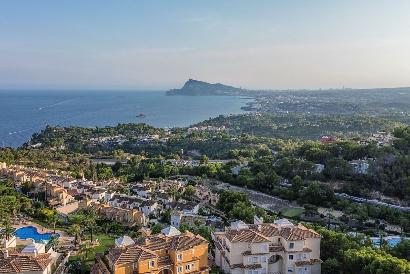 5 bedroom Villa for sale in Altea - € 430,000 (Ref: 9202186)