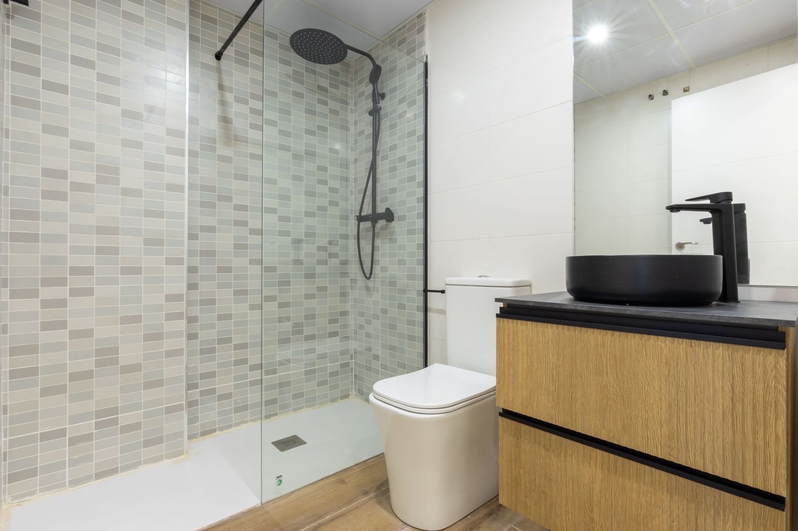 3 makuuhuone Asunto myytävänä paikassa Alberic - 129 000 € (Ref: 9228192)