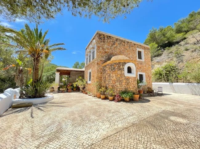 4 soveværelse Villa til salg i Sant Joan de Labritja med swimmingpool garage - € 1.675.000 (Ref: 9312146)