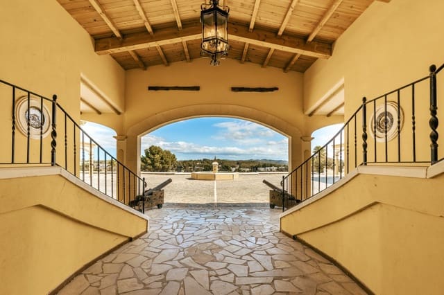 9 quarto Moradia para venda em Sant Antoni de Portmany com piscina garagem - 35 000 000 € (Ref: 9330149)