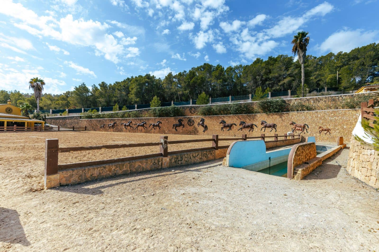 Chalet de 9 habitaciones en Sant Antoni de Portmany en venta con piscina garaje - 35.000.000 € (Ref: 9330149)