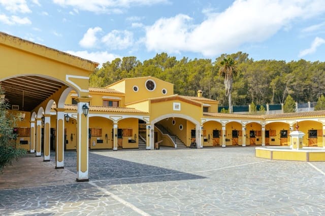 9 quarto Moradia para venda em Sant Antoni de Portmany com piscina garagem - 35 000 000 € (Ref: 9330149)