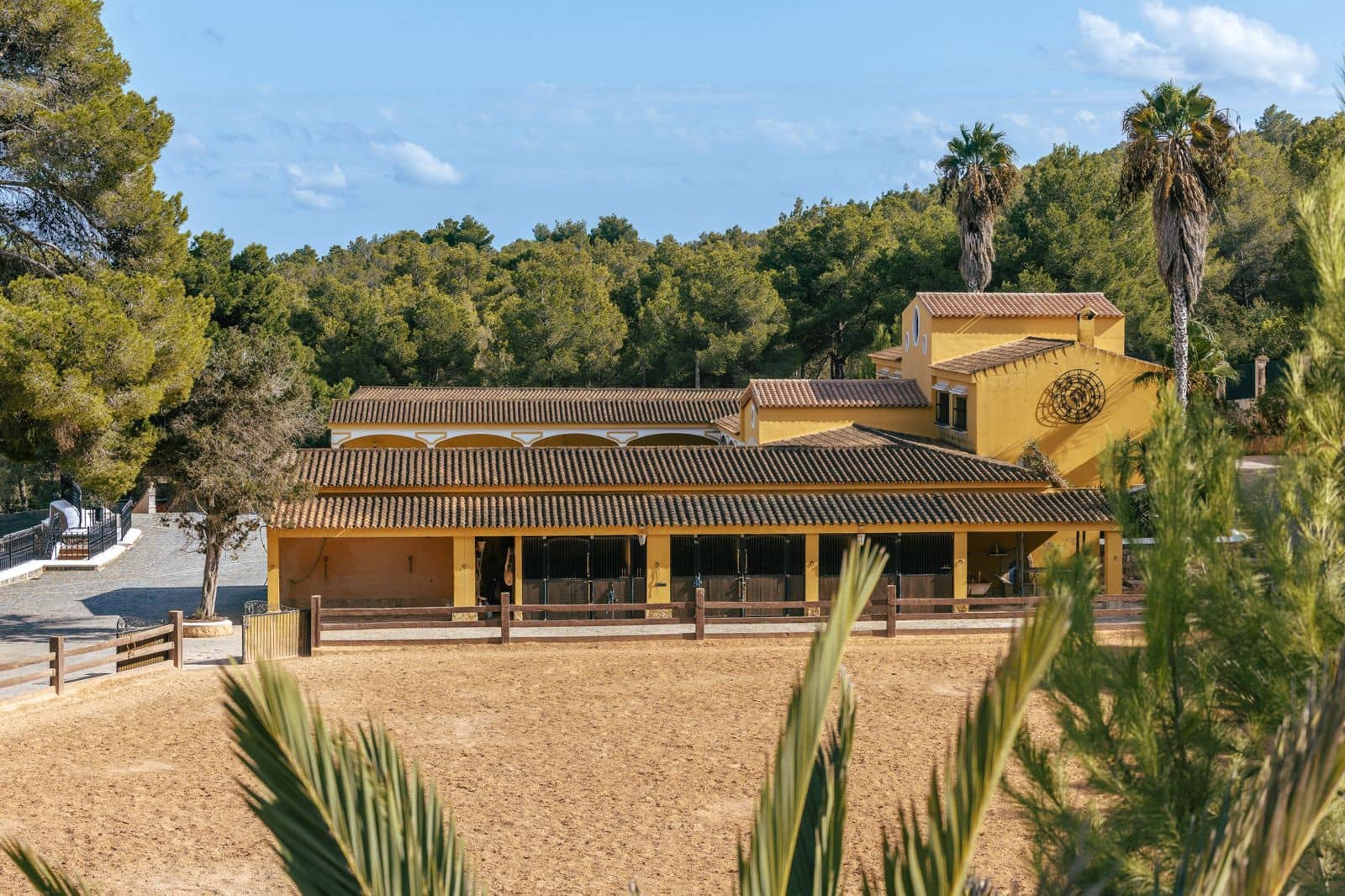 Chalet de 9 habitaciones en Sant Antoni de Portmany en venta con piscina garaje - 35.000.000 € (Ref: 9330149)