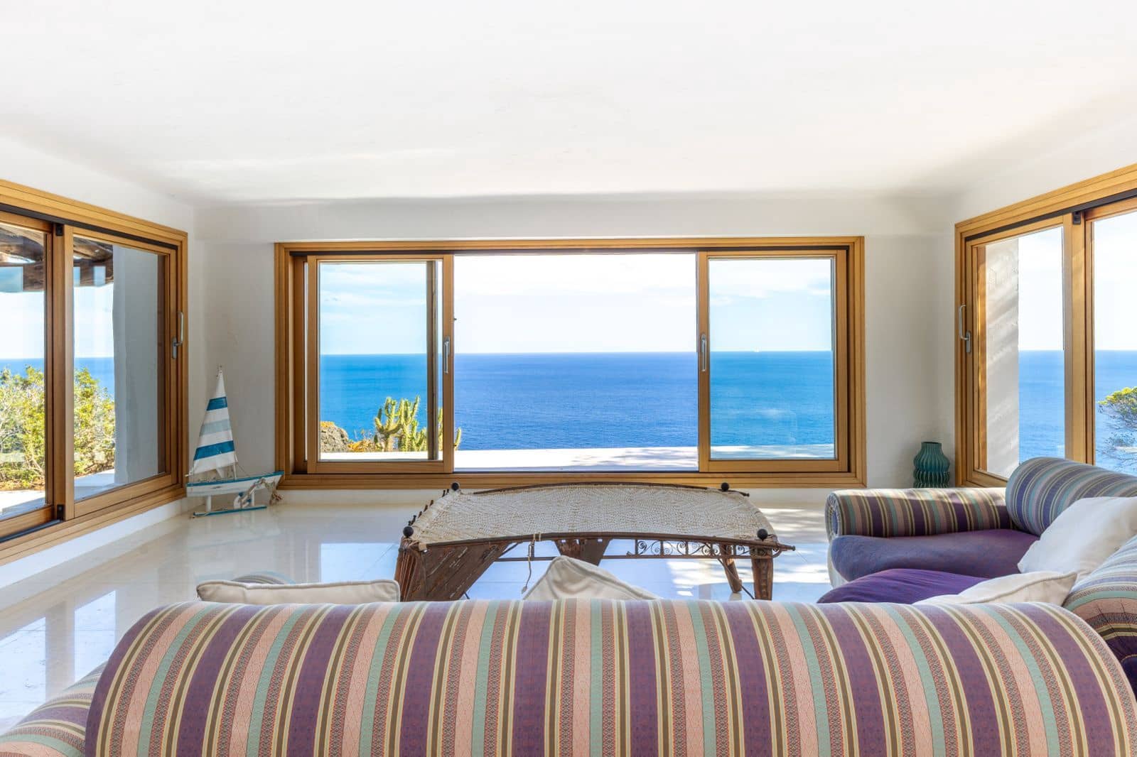 Chalet de 9 habitaciones en Santa Eulalia / Santa Eularia en venta con piscina garaje - 45.000.000 € (Ref: 9353165)