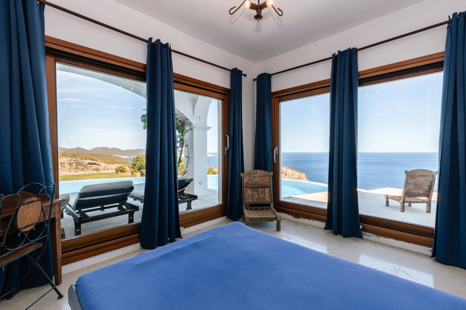 Chalet de 9 habitaciones en Santa Eulalia / Santa Eularia en venta con piscina garaje - 45.000.000 € (Ref: 9353165)