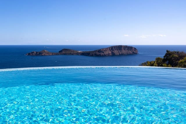 Chalet de 9 habitaciones en Santa Eulalia / Santa Eularia en venta con piscina garaje - 45.000.000 € (Ref: 9353165)