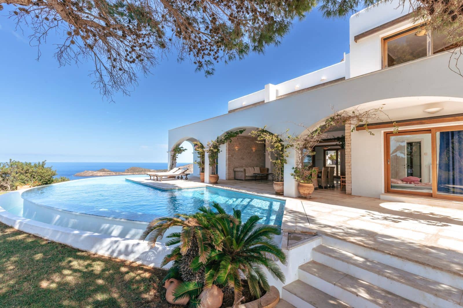 Chalet de 9 habitaciones en Santa Eulalia / Santa Eularia en venta con piscina garaje - 45.000.000 € (Ref: 9353165)
