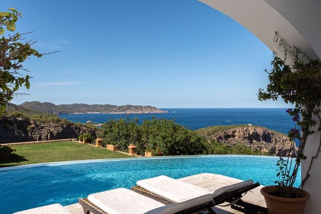 Chalet de 9 habitaciones en Santa Eulalia / Santa Eularia en venta con piscina garaje - 45.000.000 € (Ref: 9353165)