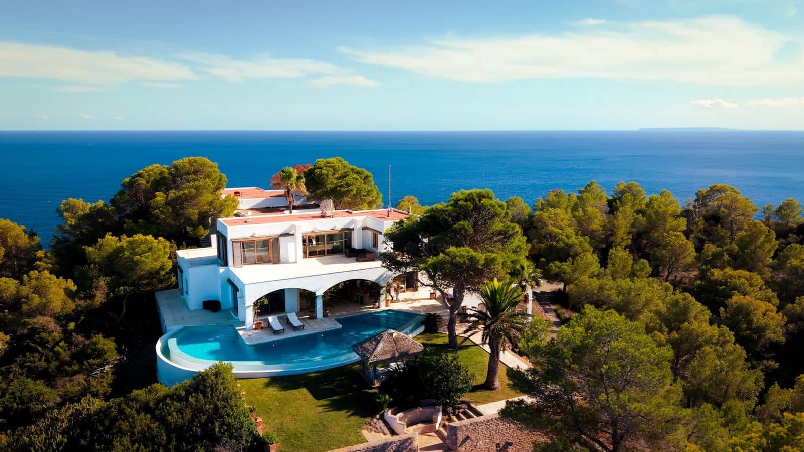 Chalet de 9 habitaciones en Santa Eulalia / Santa Eularia en venta con piscina garaje - 45.000.000 € (Ref: 9353165)