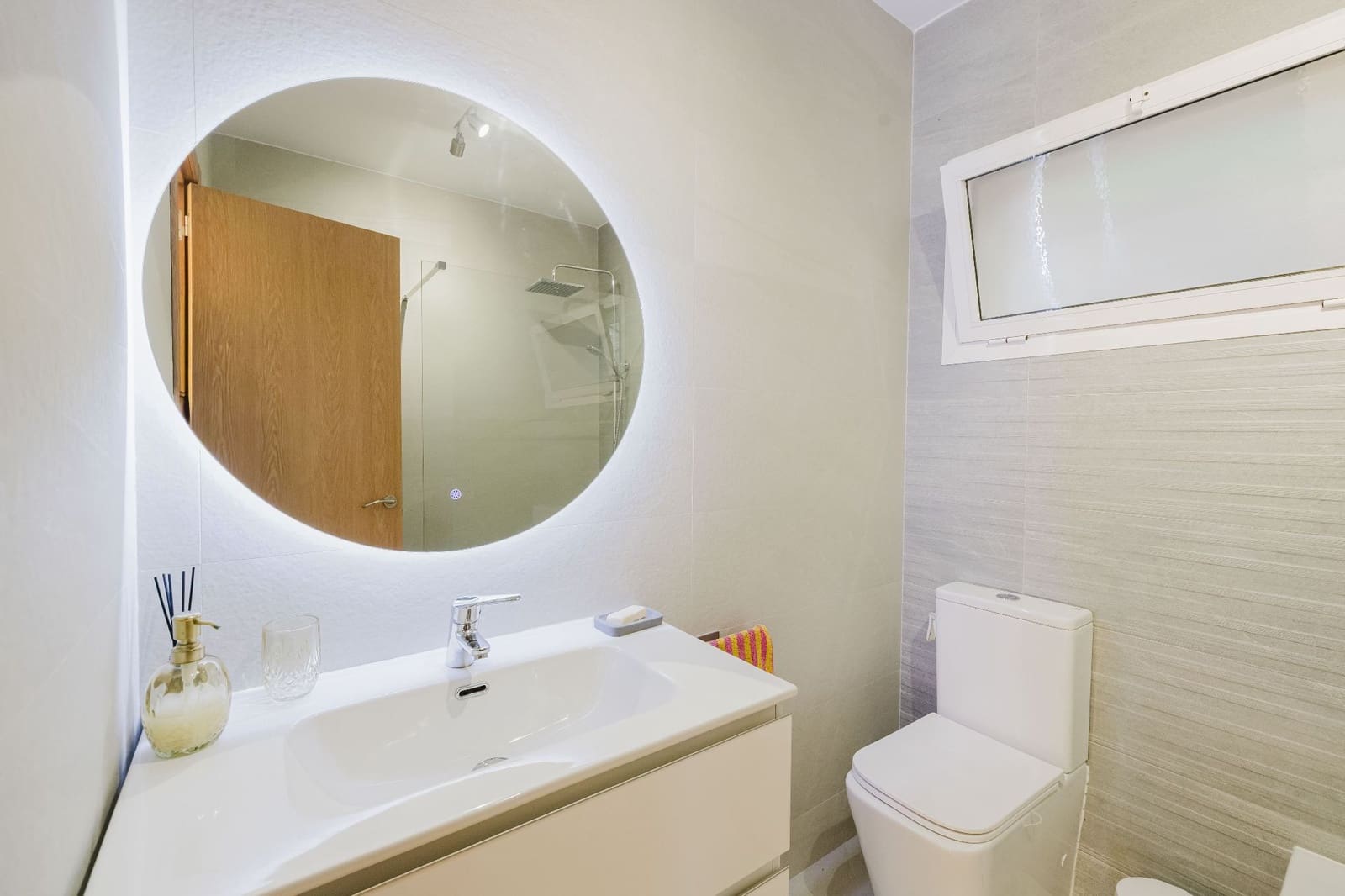 5 soverom Villa til salgs i Malaga by med svømmebasseng garasje - € 1 050 000 (Ref: 9361942)