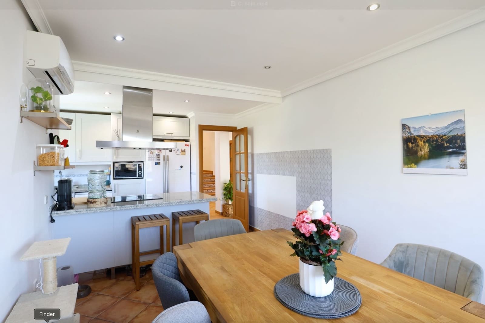 5 soverom Villa til salgs i Malaga by med svømmebasseng garasje - € 1 050 000 (Ref: 9361942)