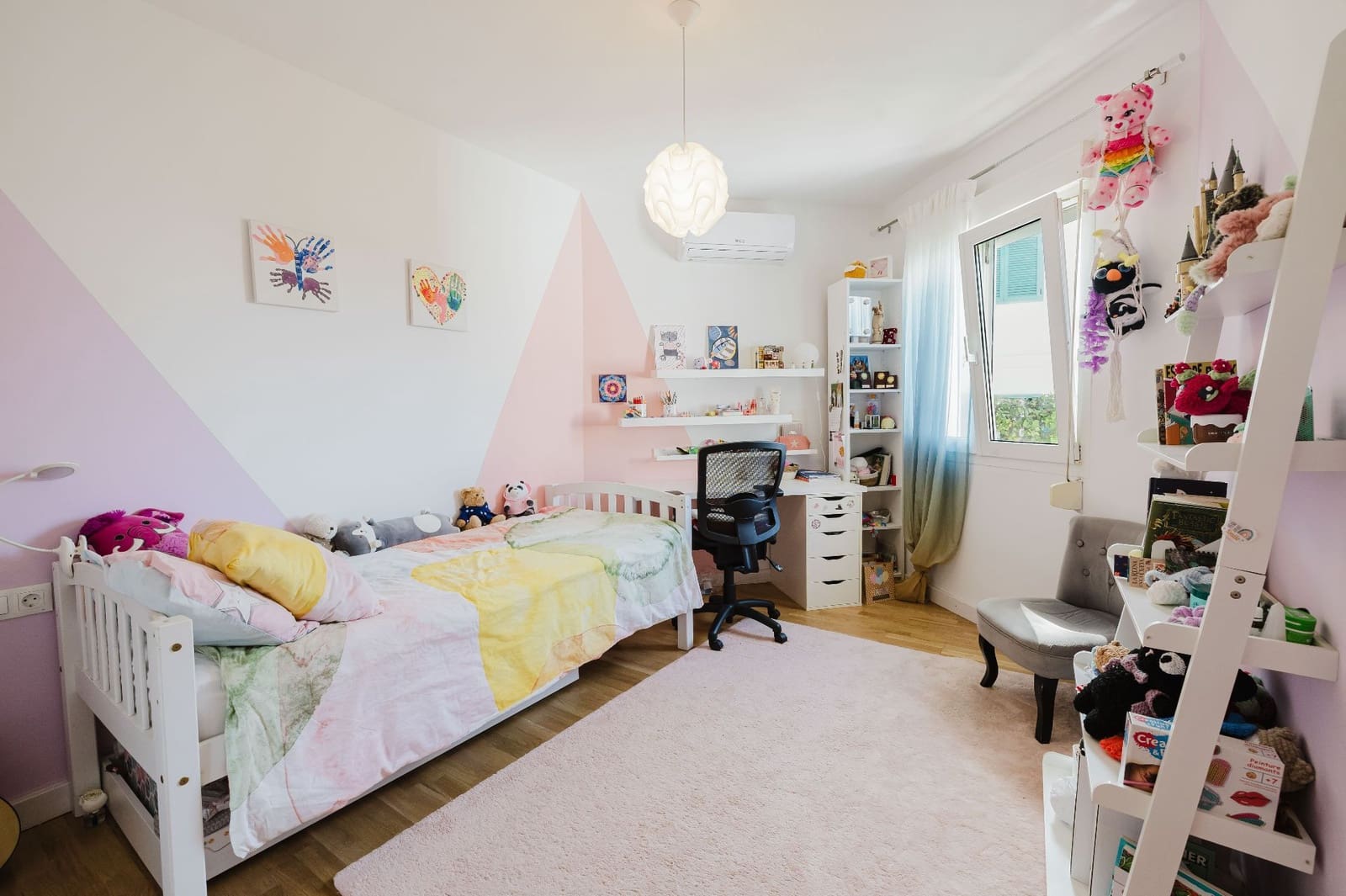 5 soverom Villa til salgs i Malaga by med svømmebasseng garasje - € 1 050 000 (Ref: 9361942)