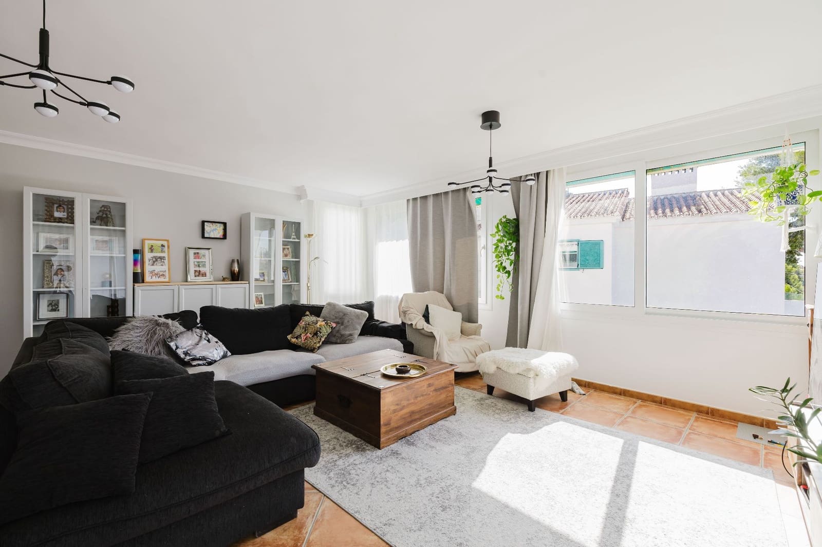 5 soverom Villa til salgs i Malaga by med svømmebasseng garasje - € 1 050 000 (Ref: 9361942)