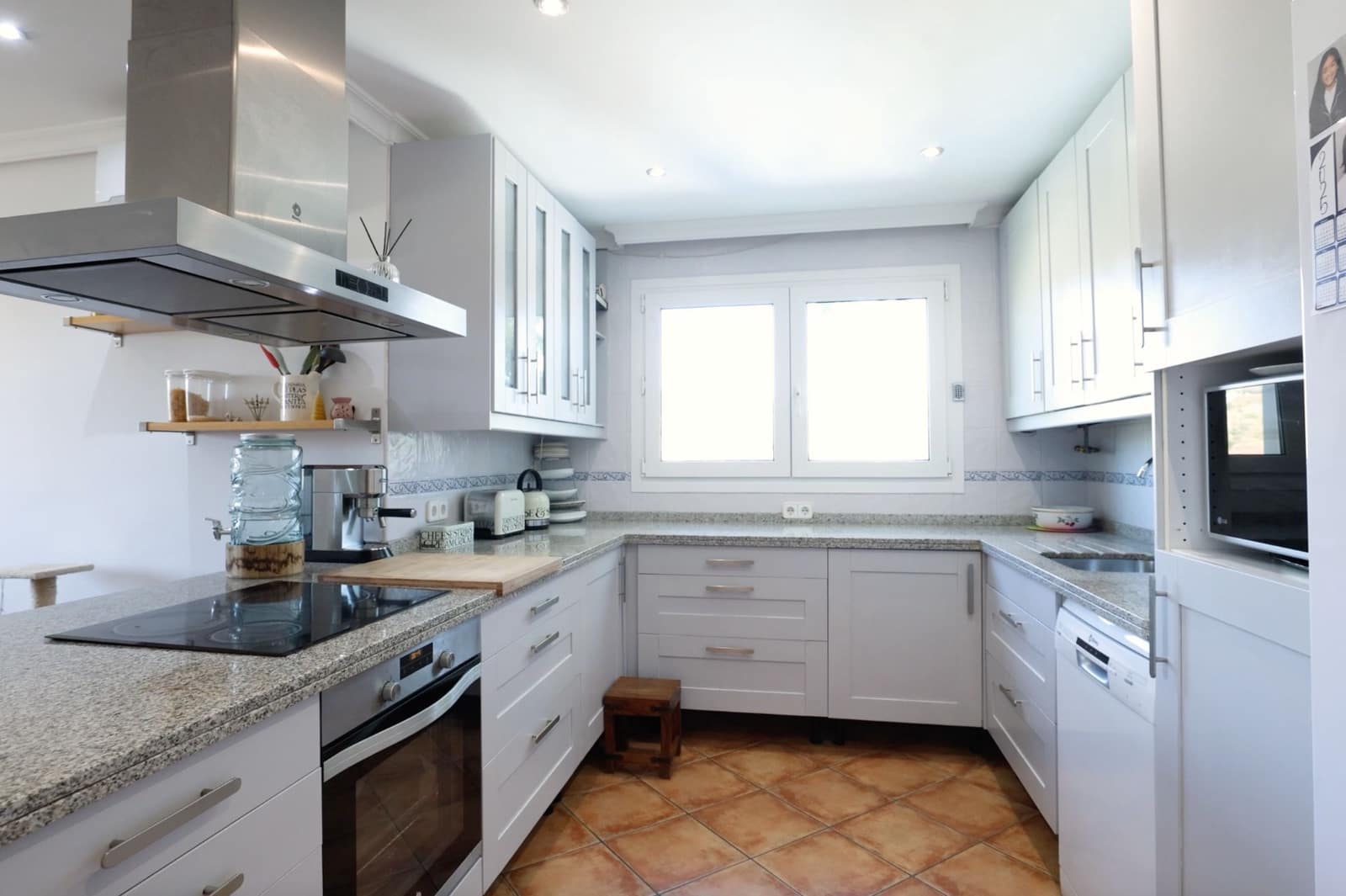 5 soverom Villa til salgs i Malaga by med svømmebasseng garasje - € 1 050 000 (Ref: 9361942)