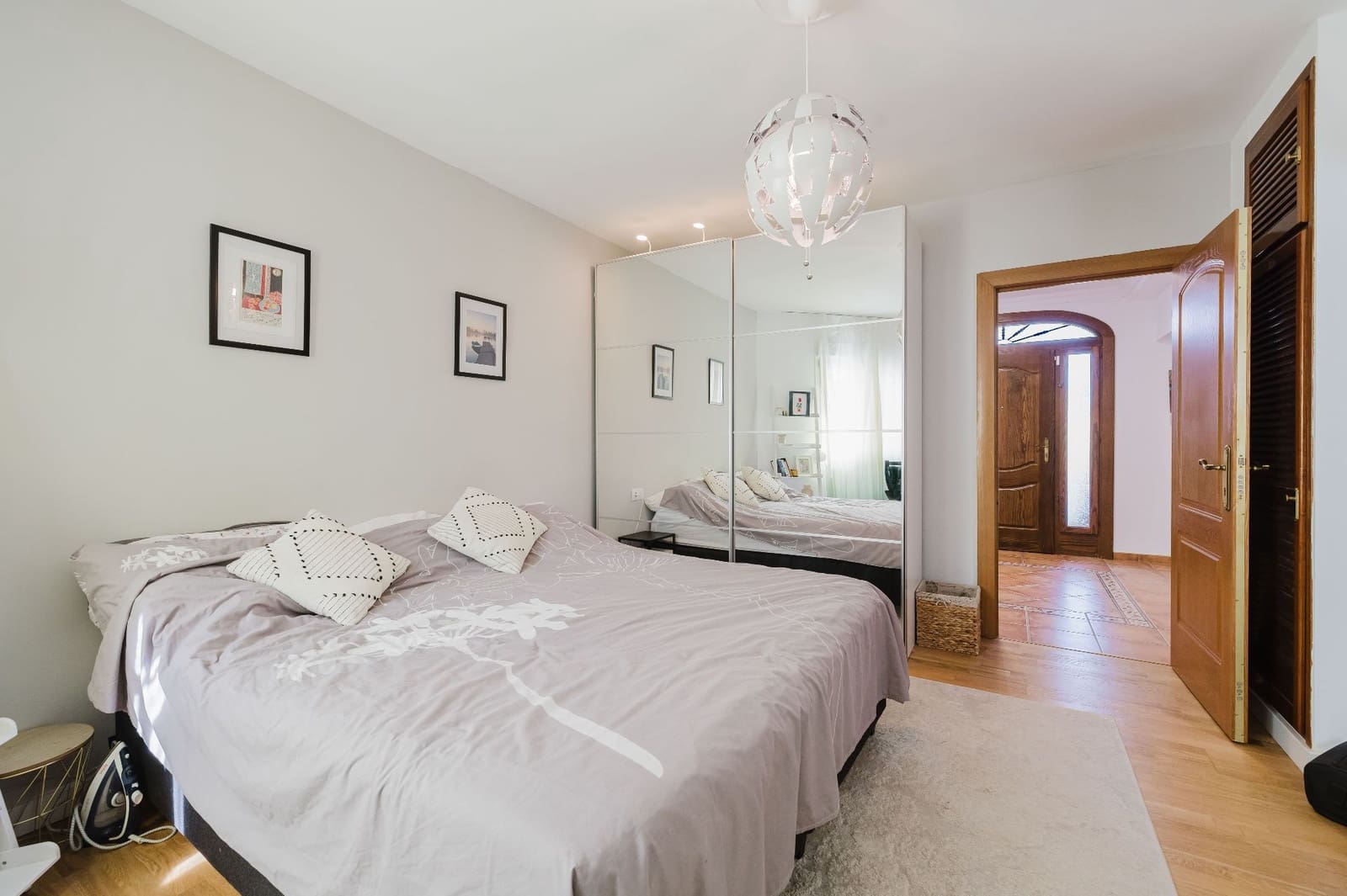 5 soverom Villa til salgs i Malaga by med svømmebasseng garasje - € 1 050 000 (Ref: 9361942)