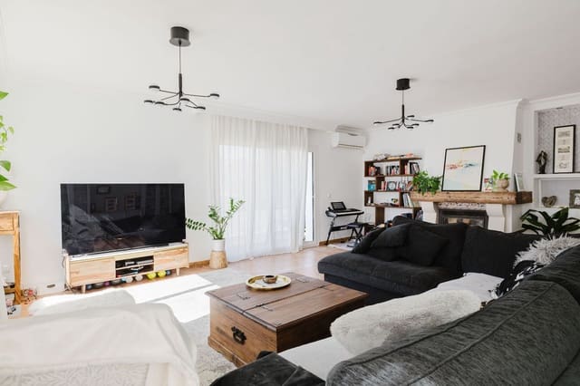 5 soverom Villa til salgs i El Candado, Málaga by med svømmebasseng garasje - € 1 050 000 (Ref: 9361942)