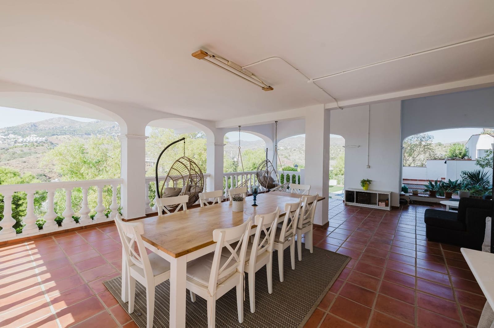 5 soverom Villa til salgs i Malaga by med svømmebasseng garasje - € 1 050 000 (Ref: 9361942)