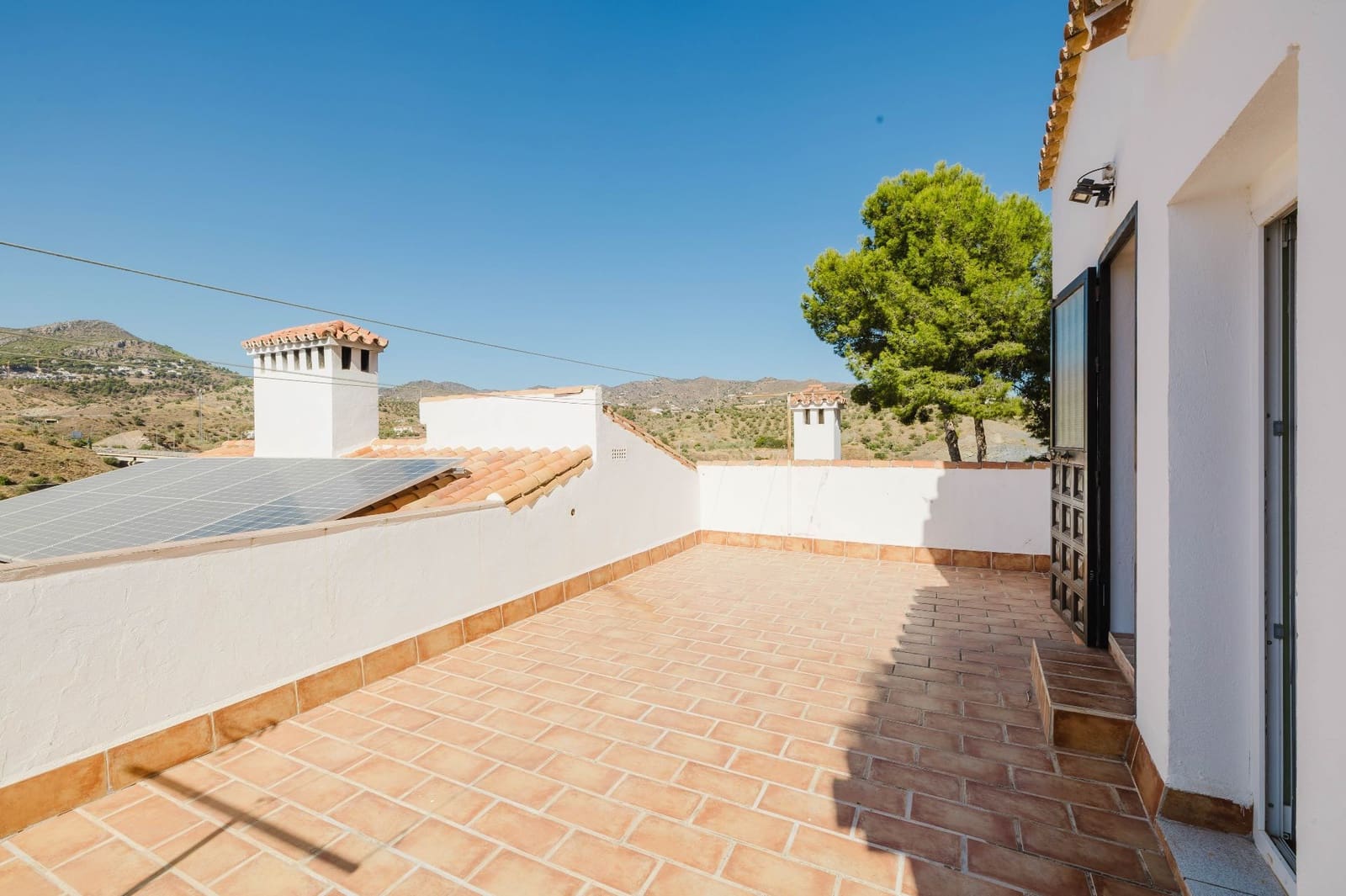 5 soverom Villa til salgs i Malaga by med svømmebasseng garasje - € 1 050 000 (Ref: 9361942)