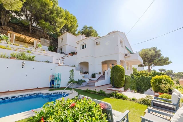 5 soverom Villa til salgs i El Candado, Málaga by med svømmebasseng garasje - € 1 050 000 (Ref: 9361942)
