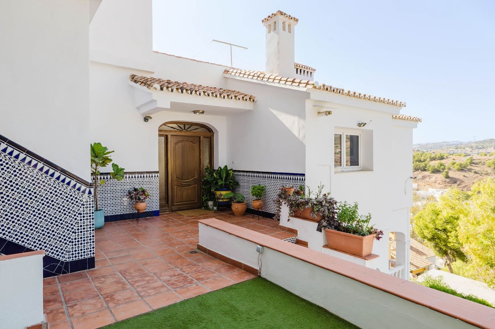 5 soverom Villa til salgs i Malaga by med svømmebasseng garasje - € 1 050 000 (Ref: 9361942)