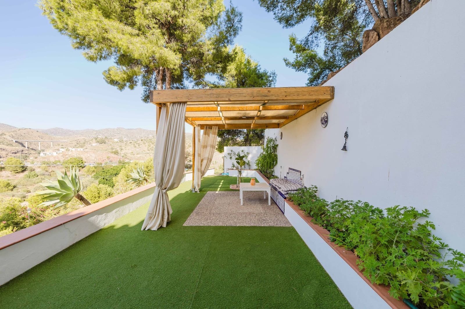 5 soverom Villa til salgs i Malaga by med svømmebasseng garasje - € 1 050 000 (Ref: 9361942)