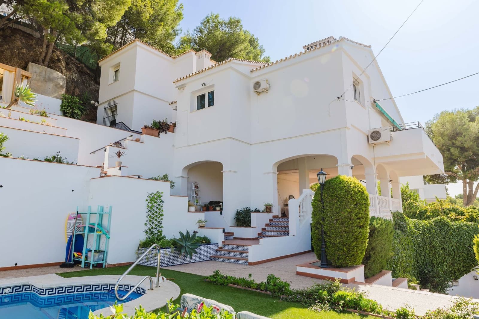 5 soverom Villa til salgs i Malaga by med svømmebasseng garasje - € 1 050 000 (Ref: 9361942)