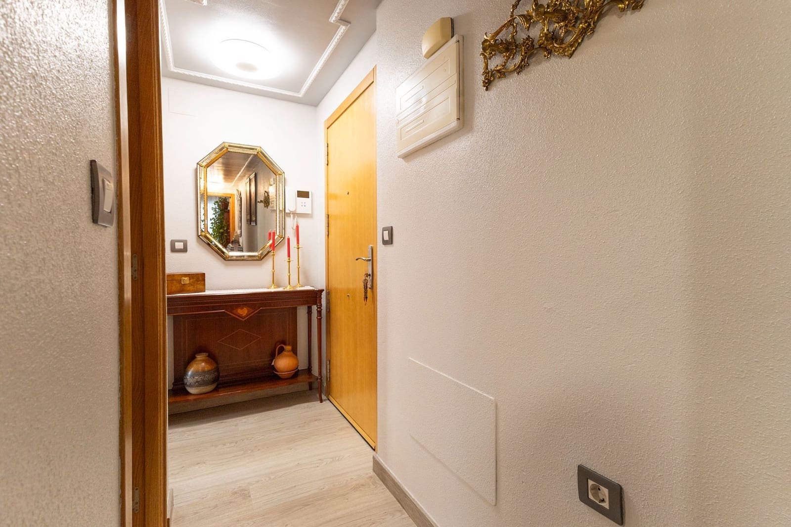 Piso de 3 habitaciones en Torrevieja en venta con garaje - 189.000 € (Ref: 9374963)