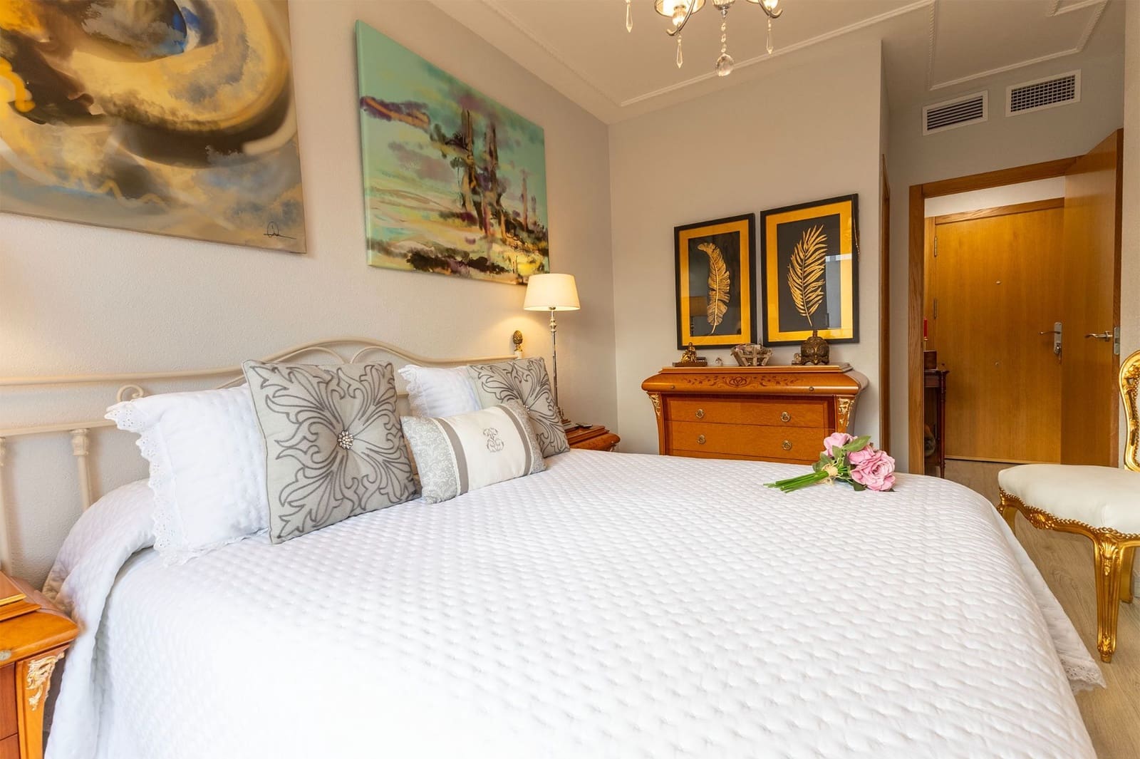 Piso de 3 habitaciones en Torrevieja en venta con garaje - 189.000 € (Ref: 9374963)