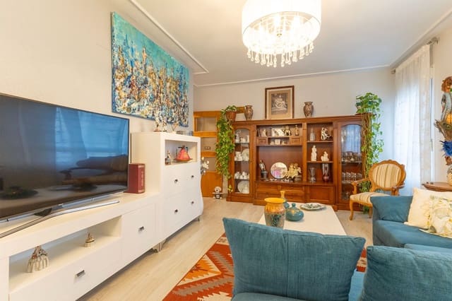 Piso de 3 habitaciones en Torrevieja en venta con garaje - 189.000 € (Ref: 9374963)