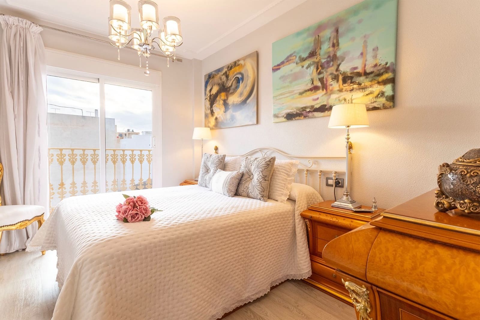 Piso de 3 habitaciones en Torrevieja en venta con garaje - 189.000 € (Ref: 9374963)