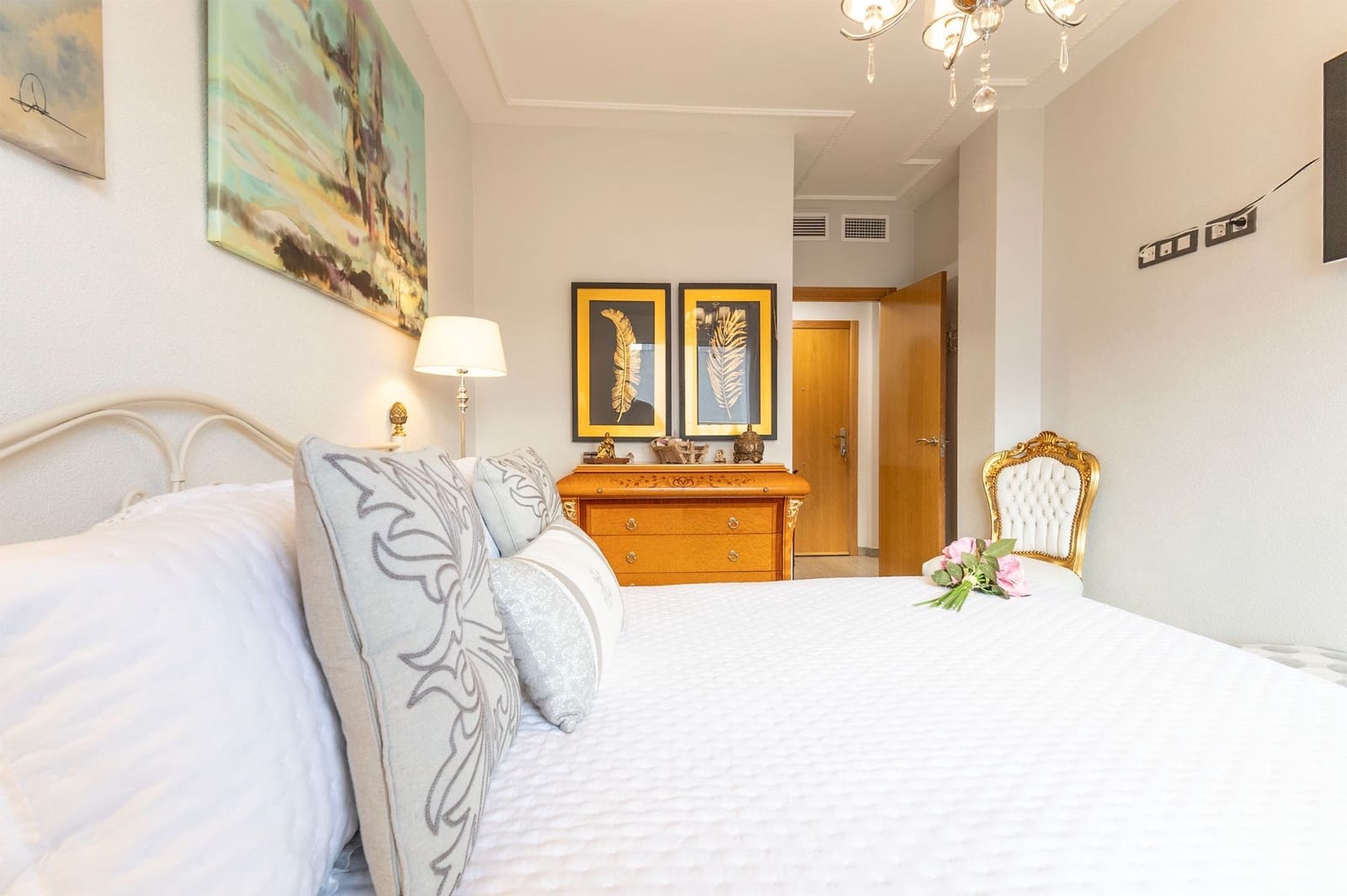 Piso de 3 habitaciones en Torrevieja en venta con garaje - 189.000 € (Ref: 9374963)