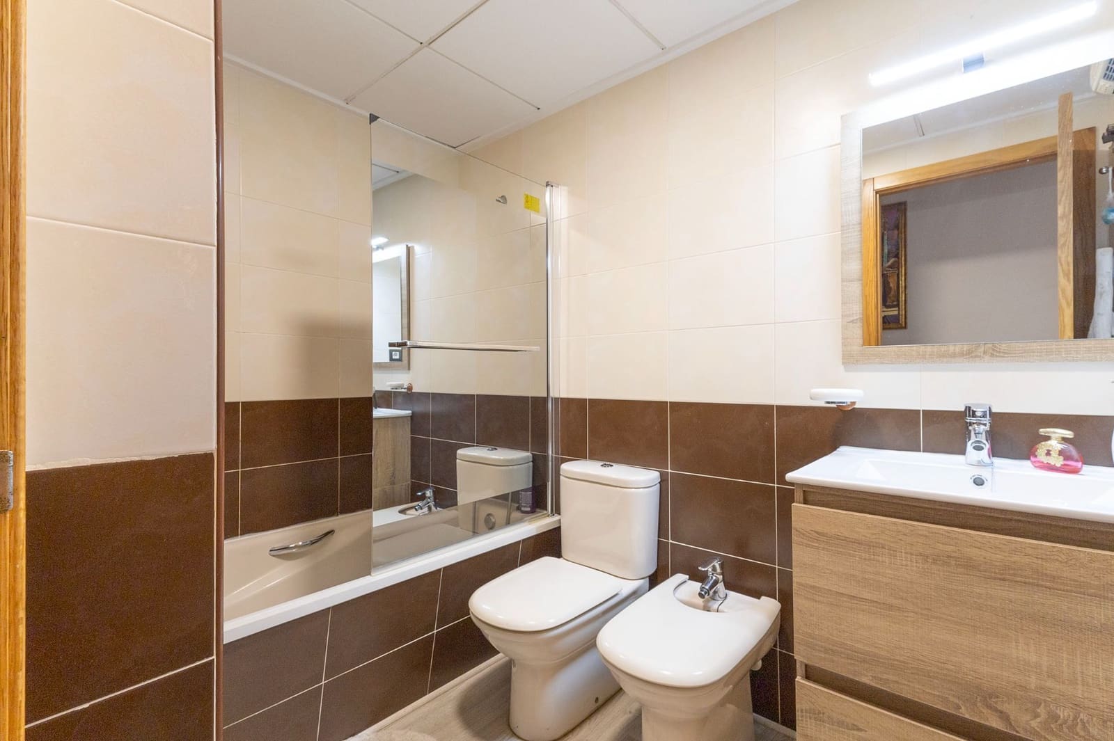 Piso de 3 habitaciones en Torrevieja en venta con garaje - 189.000 € (Ref: 9374963)