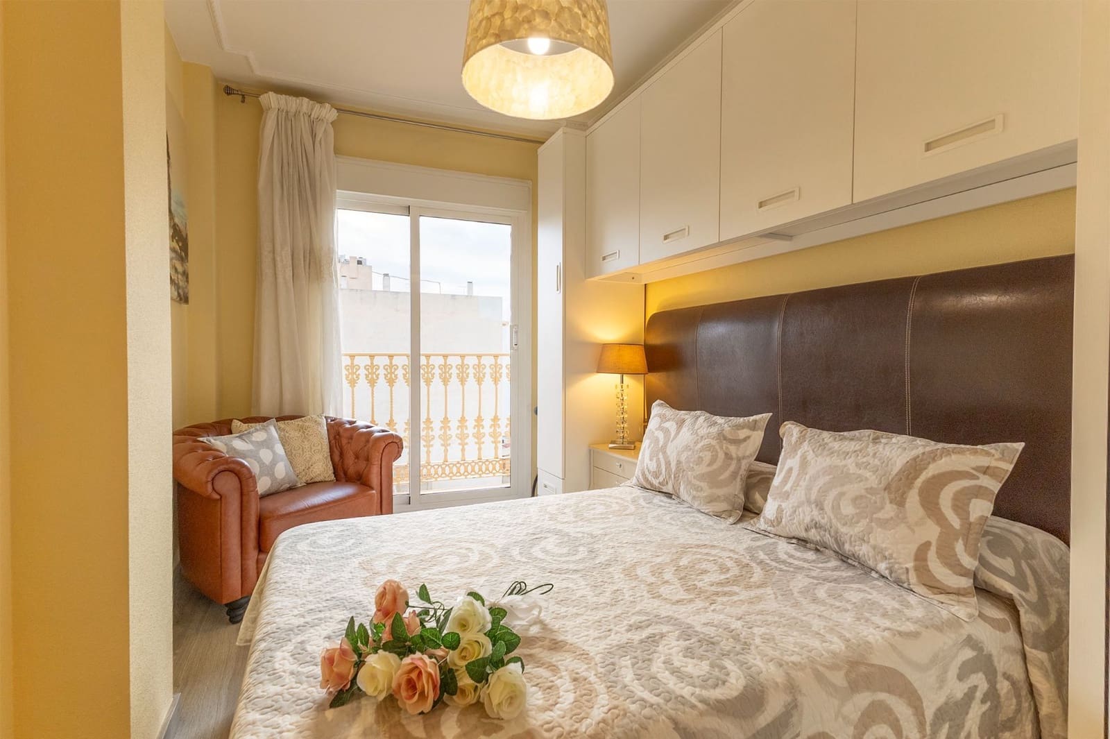 Piso de 3 habitaciones en Torrevieja en venta con garaje - 189.000 € (Ref: 9374963)