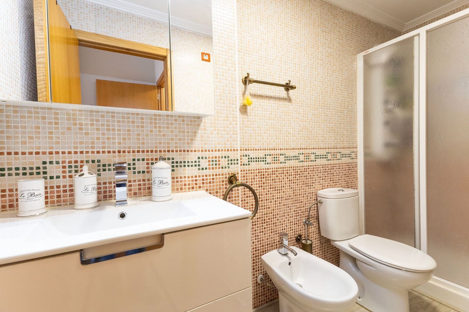 Piso de 3 habitaciones en Torrevieja en venta con garaje - 189.000 € (Ref: 9374963)