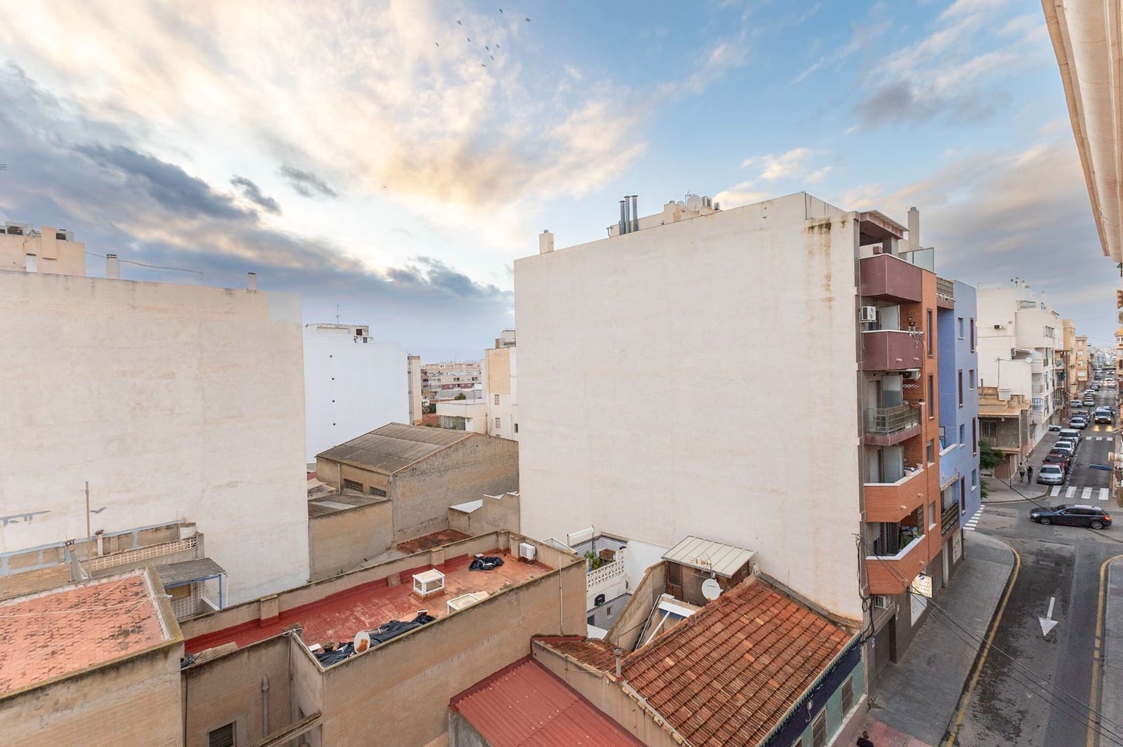 Piso de 3 habitaciones en Torrevieja en venta con garaje - 189.000 € (Ref: 9374963)