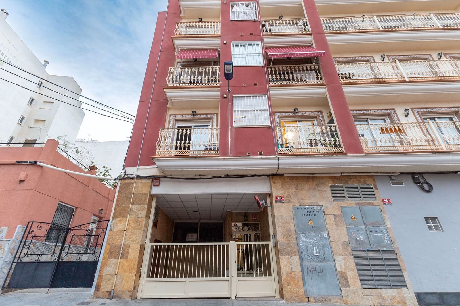 Piso de 3 habitaciones en Torrevieja en venta con garaje - 189.000 € (Ref: 9374963)