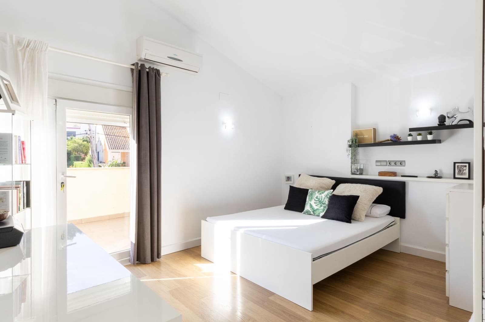 4 quarto Moradia para venda em Chiva com piscina garagem - 850 000 € (Ref: 9382334)