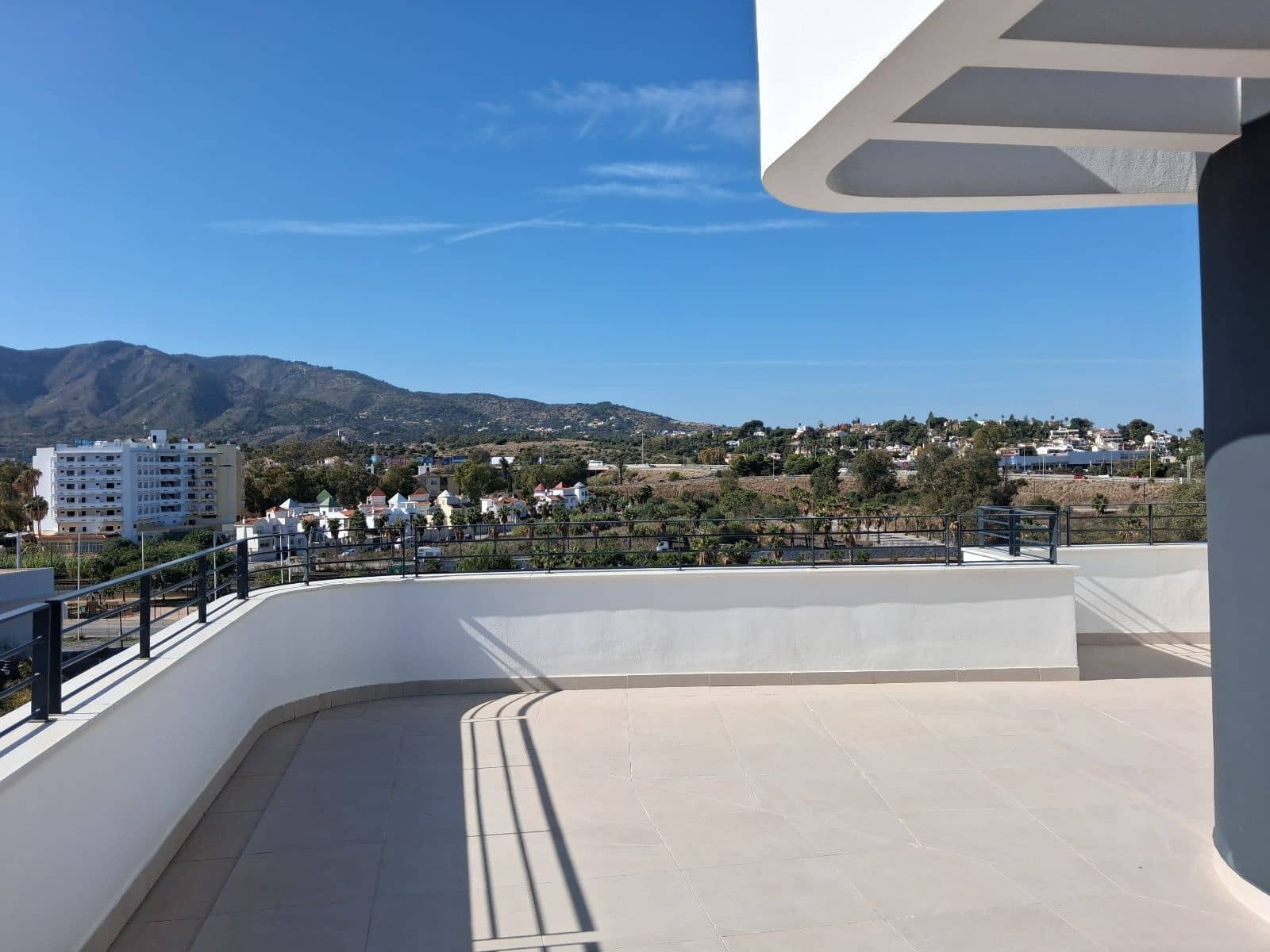 2 sypialnia Penthouse na sprzedaż w Torremolinos z basenem garażem - 820 000 € (Ref: 9385116)